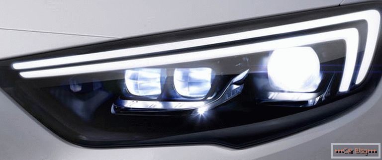 Svetlomety Opel Insignia
