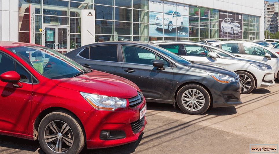 Predajcovia áut prepíšu cenové značky od 1. septembra 2015