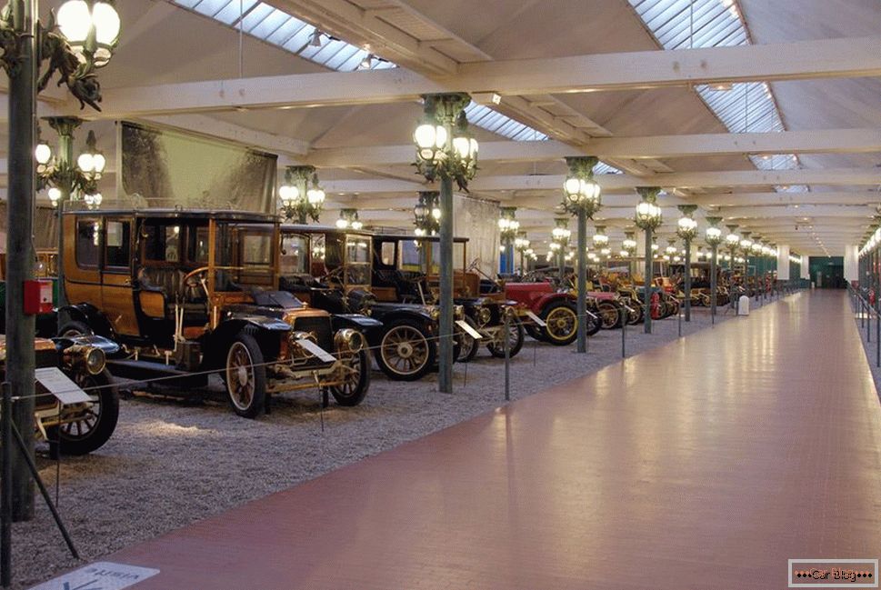 Múzeum retro automobilov v Mulhouse