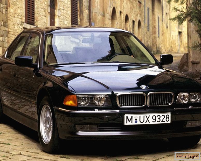 BMW 7 E38