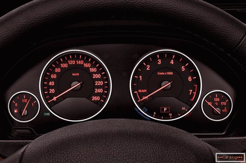 Prístrojový panel BMW 3 GT