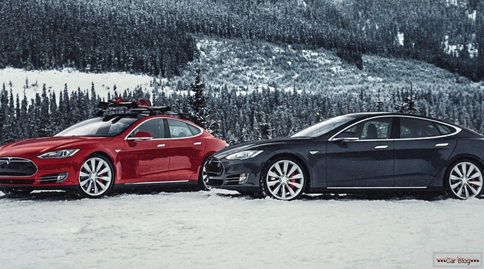 Deväťdesiat tisíc výrobcov Tesla Model S reaguje