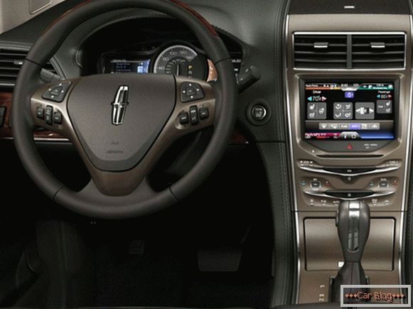 Vysokokvalitný audio systém pre vozidlo Lincoln