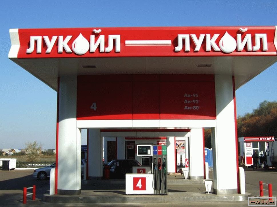 Benzínová stanica Lukoil v Rusku