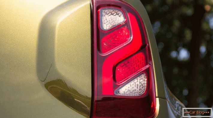 Zadné svetlá Renault Duster