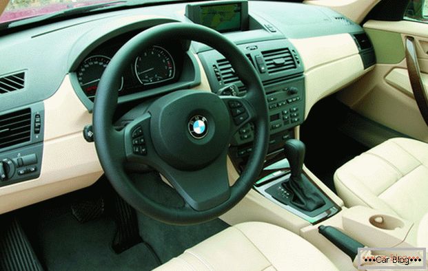 Interiér vozidla BMW X3