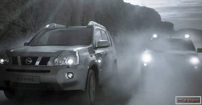 aké sú tipy pre začínajúcich vodičov na jazdu v hmle