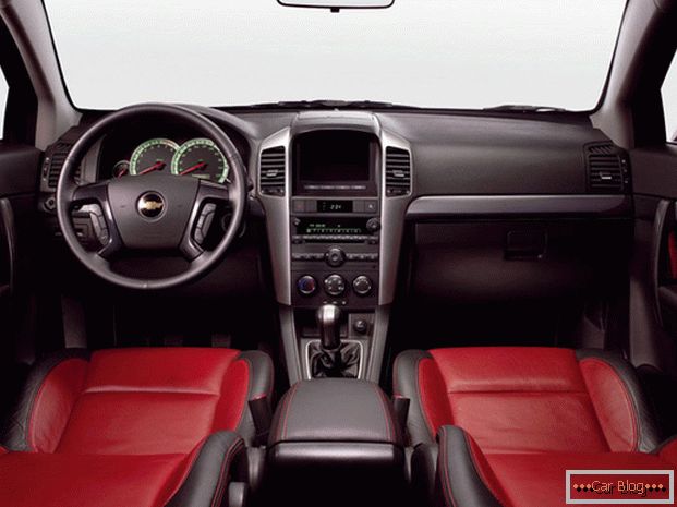 V aute Chevrolet Captiva sa spoliehal na pohodlie používania ovládacích prvkov
