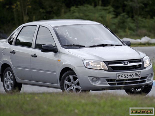Výrobcovia automobilov Lada Granta sa snažia zohľadniť potreby ruských vodičov