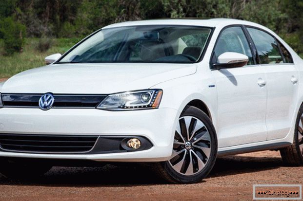 vzhľad автомобиля Volkswagen Jetta говорит о том, что перед нами настоящий «немец»