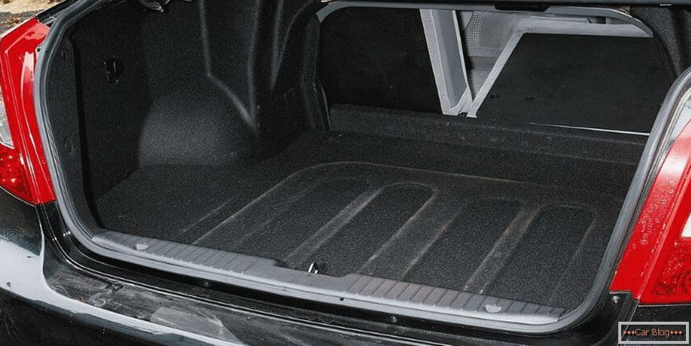 Batožinový priestor značky Chevrolet Lacetti