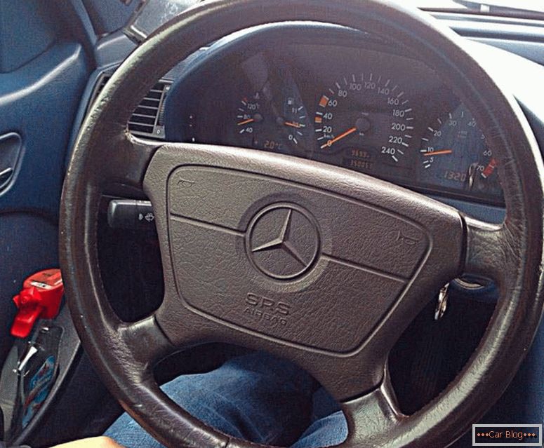 Volantom Mercedes-Benz W140