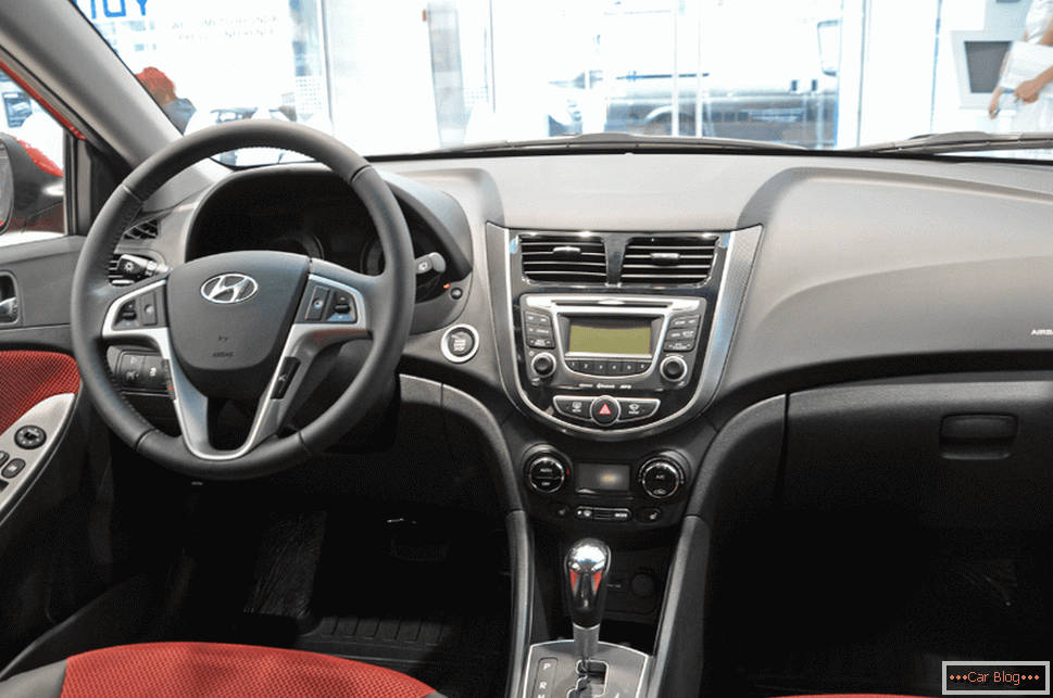 Interiér vozidla Hyundai Solaris